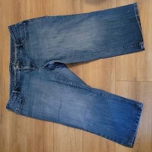 Pre-owned old navy Jean capris size 22